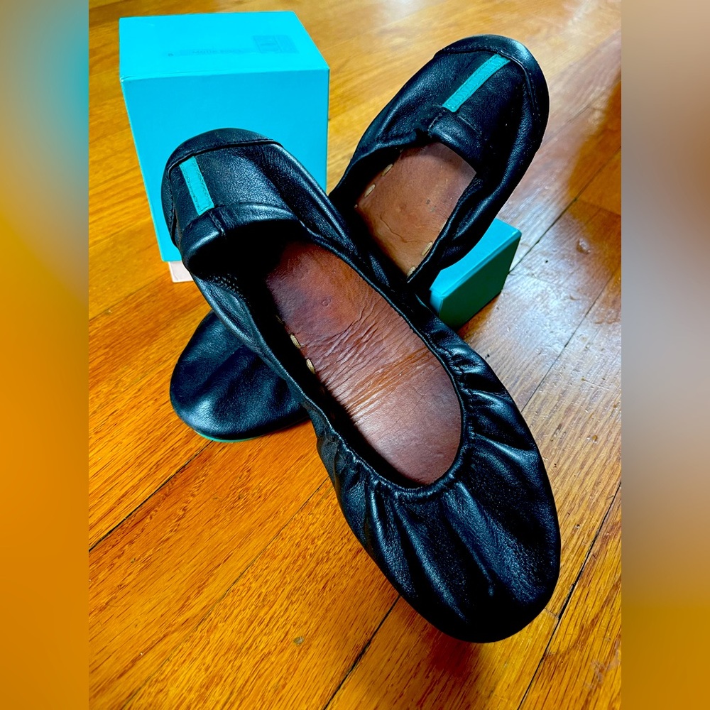 Tieks matte black size 8.  Gentle wear on these.  Will include box
